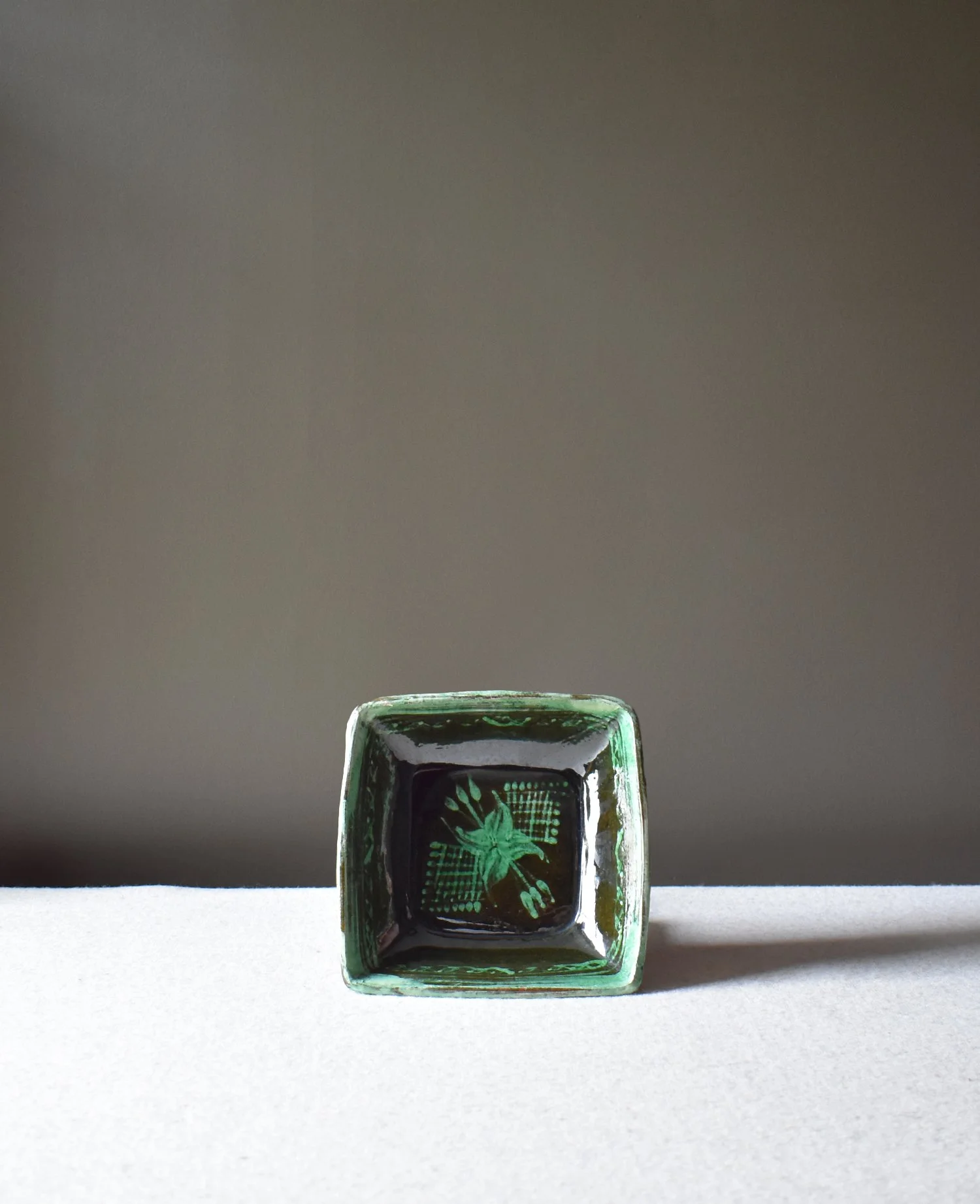 Gloss-Green-Bowl-3.jpg