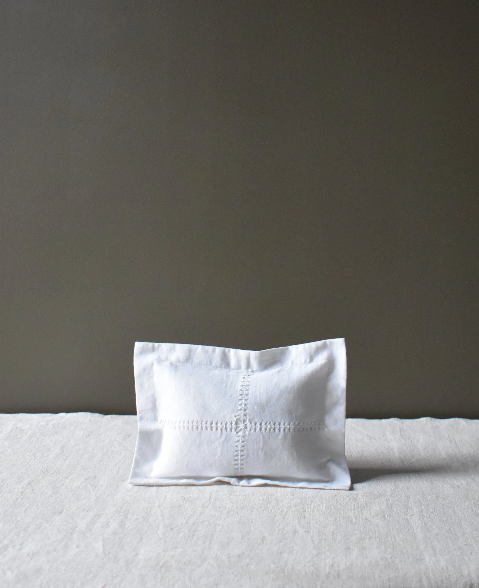 White-Cushions-S-3.jpg