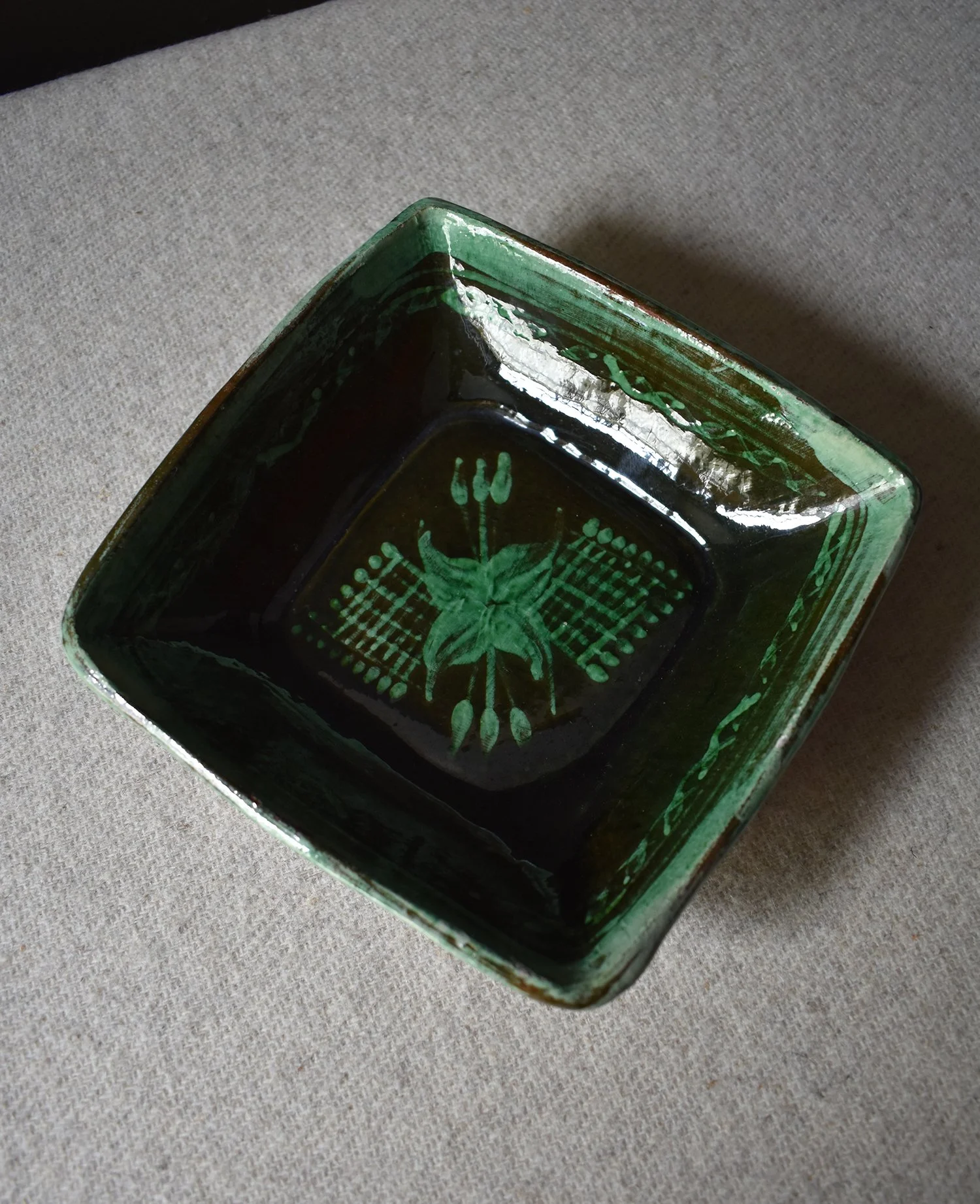 Gloss-Green-Bowl-4.jpg