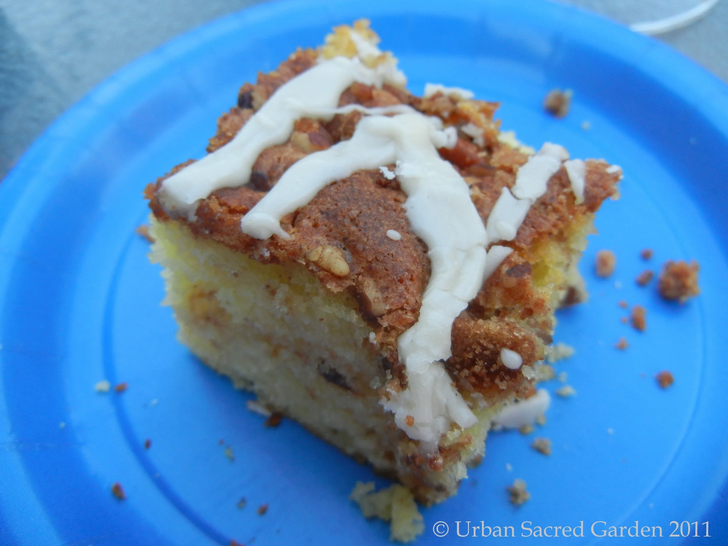 Janis' Honey Bun Cake
