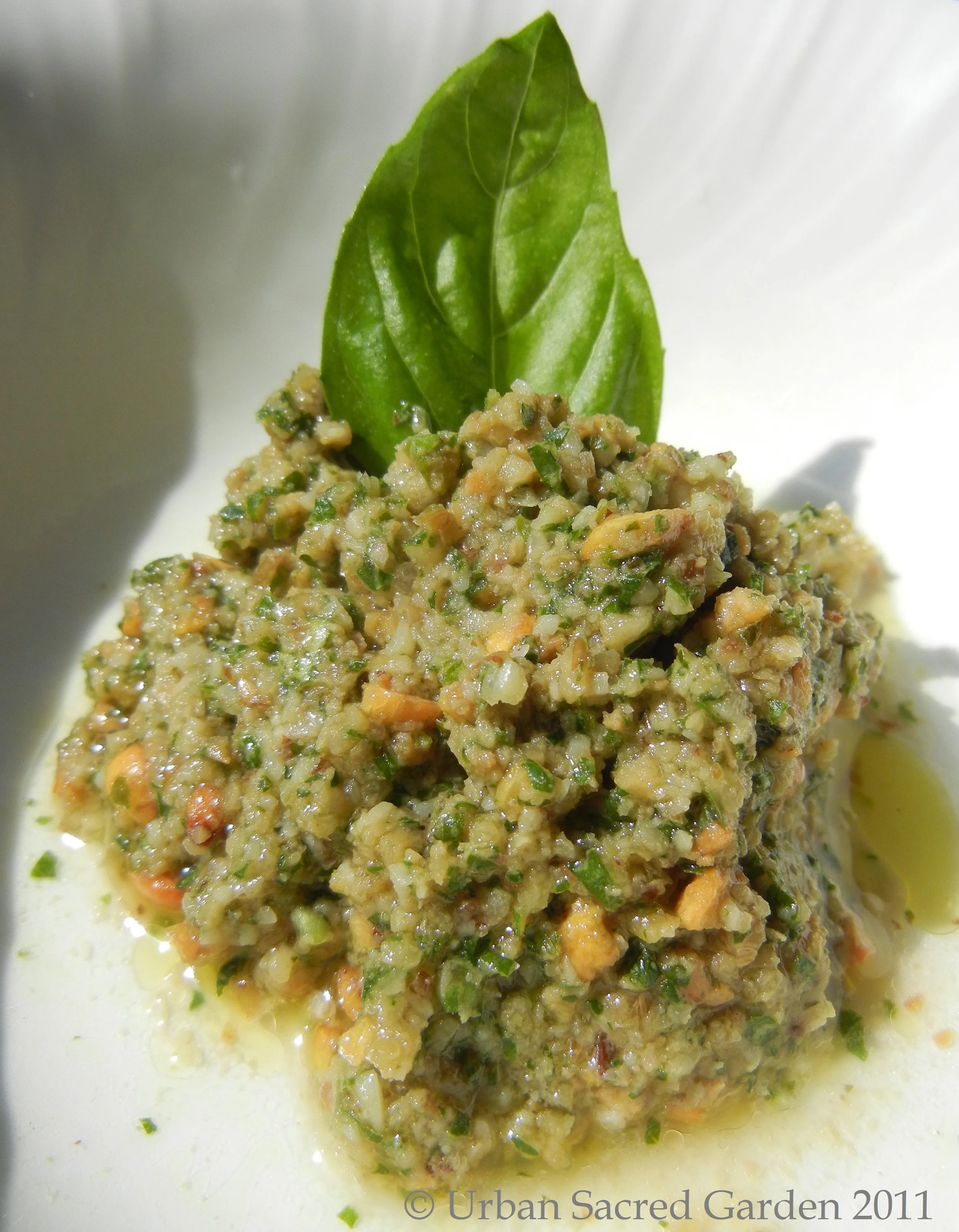 Garlicky Pesto