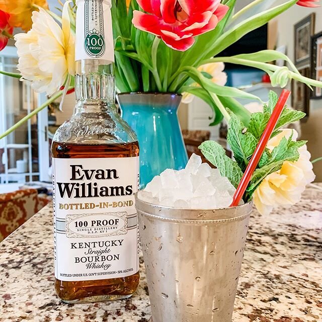 A Mint Julep recipe is on my site. See link in profile! 🥰