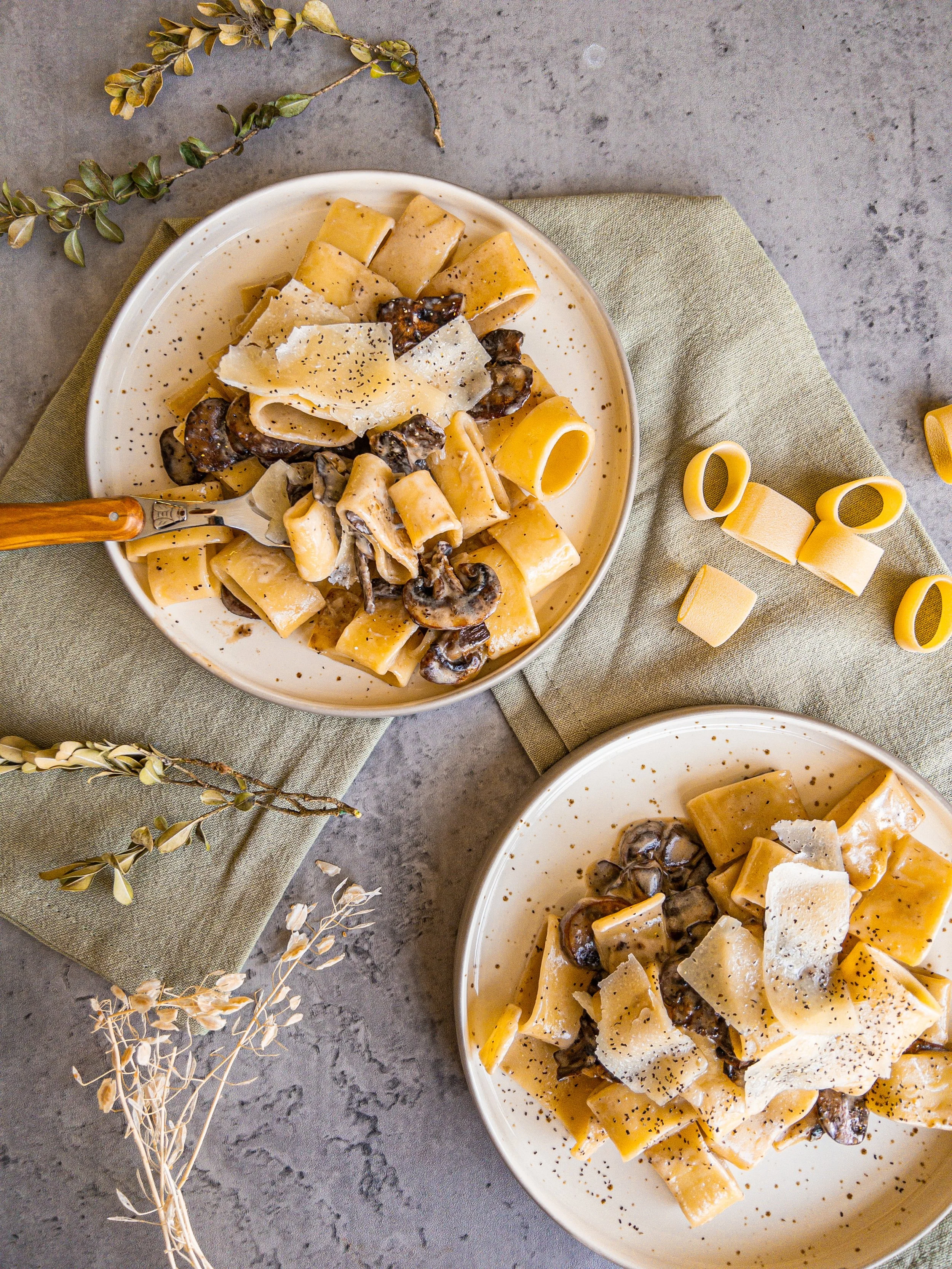 Fetuccini con Hongos y Queso Grana