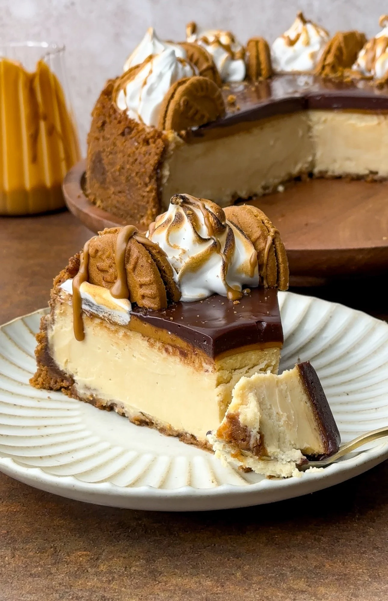 Cookie Butter S'mores Cheesecake