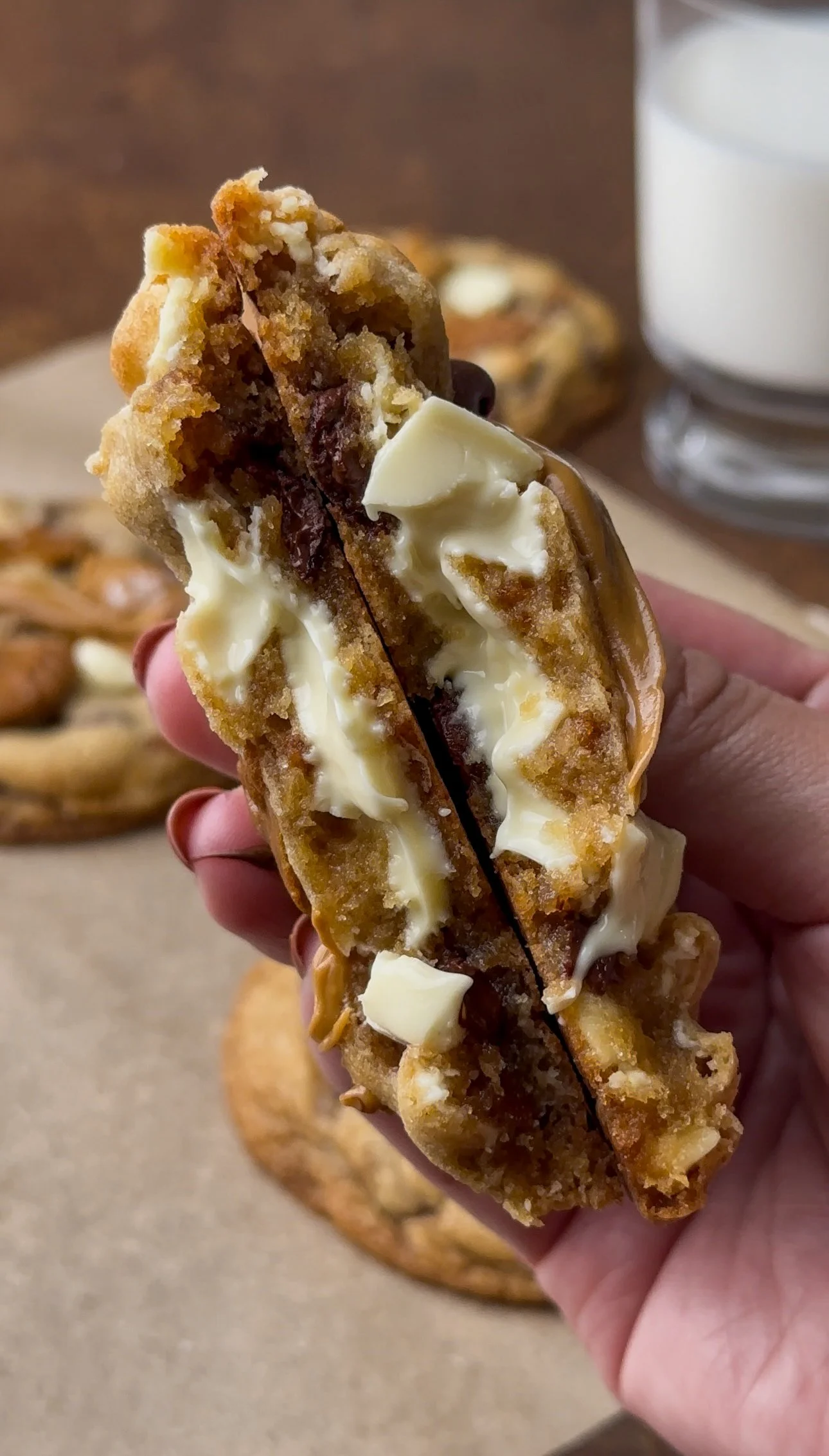 Milka White Chocolate Biscoff Cookies 