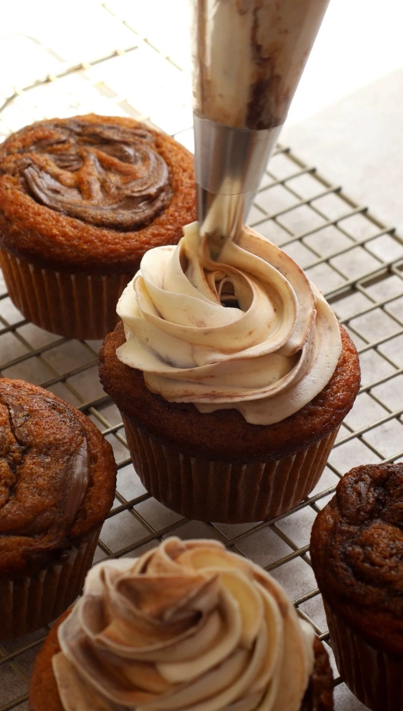 Nutella Swirled Pumpkin Cupcakes