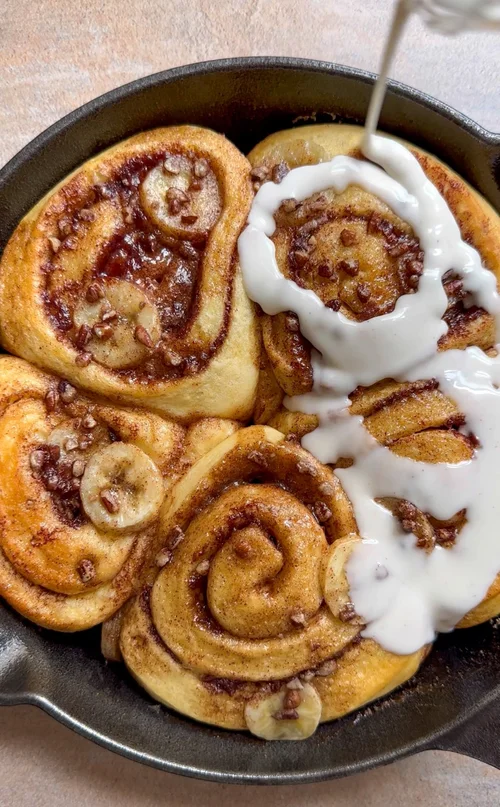 Bananas Foster Cinnamon Rolls — SWEET MELI BAKERY