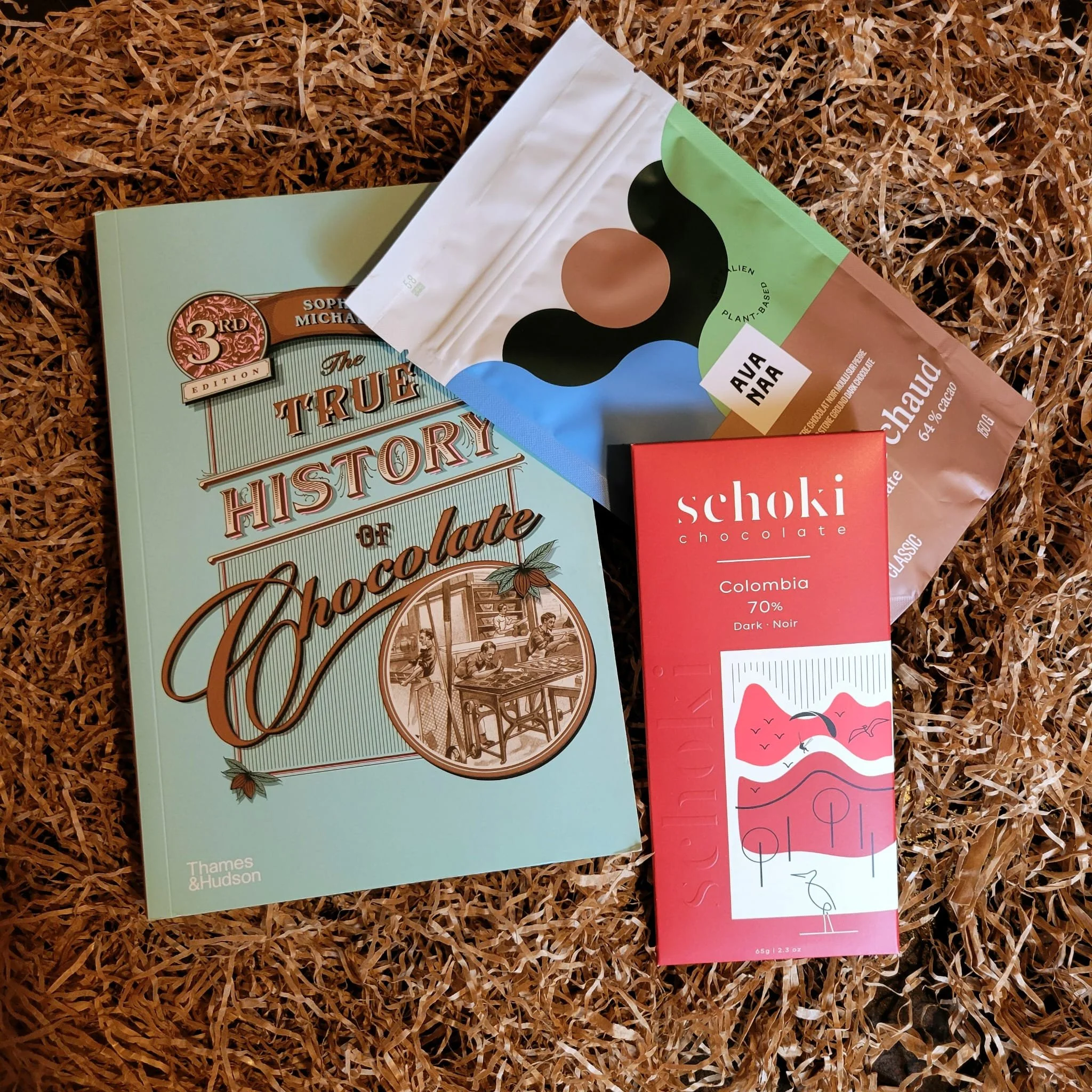 cozy gift set history book chocolate hot chocolate.jpeg