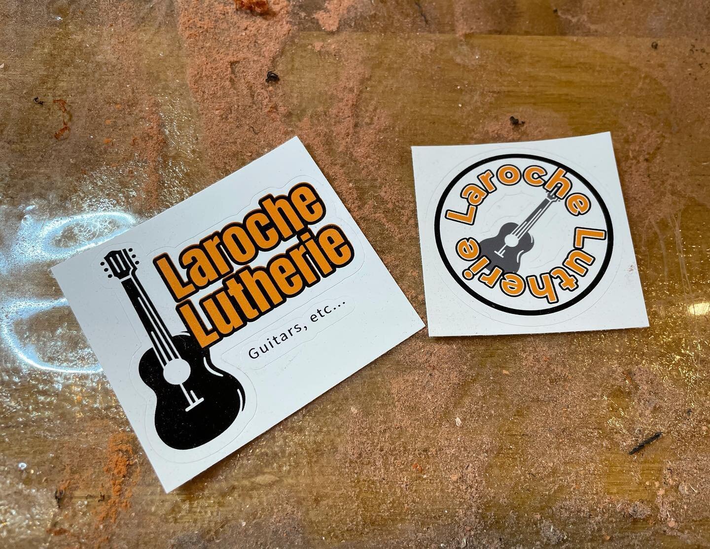 Left or right?? Got these things to apply to random other things in random places&hellip;

#sticker #luthier #loothing #looth #lutherie #canada #madeincanada #guitars #guitarepair #guitarbuilding #acousticguitar #photos #random #places #stickershop #