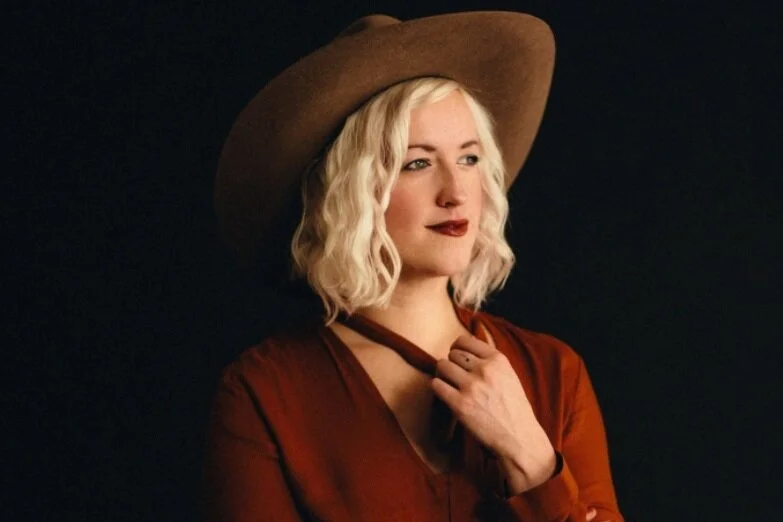 Artist of the Day | JUSTINE VANDERGRIFT