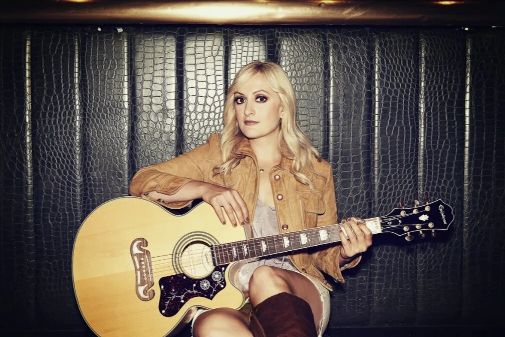 Artist of the Day | ANGELA SAINI