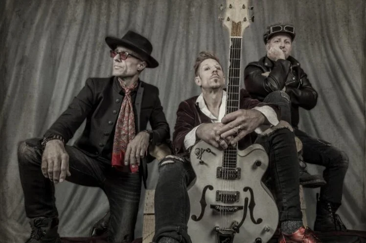 Artist of the Day | PUNCH DRUNK CABARET