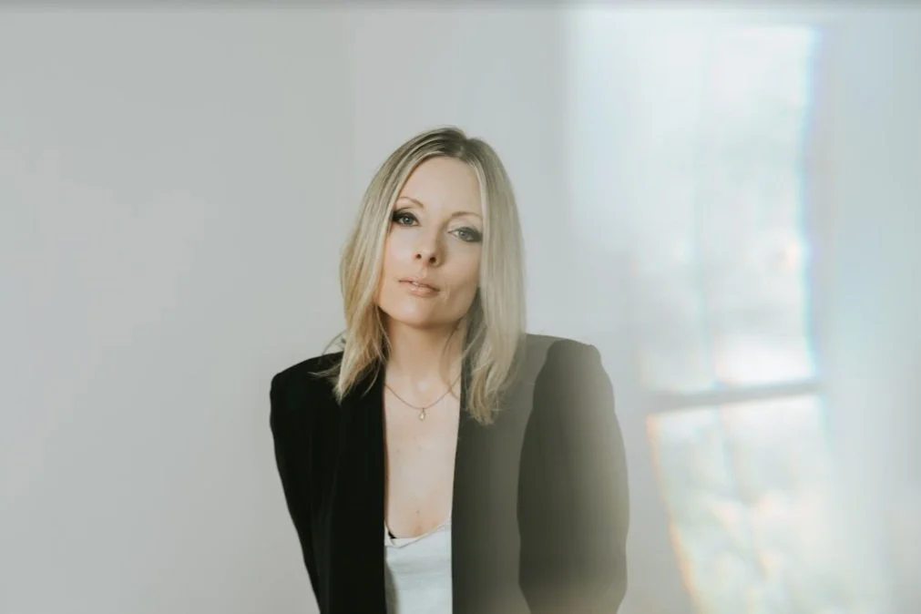 Artist of the Day | CHRISTINA MARTIN