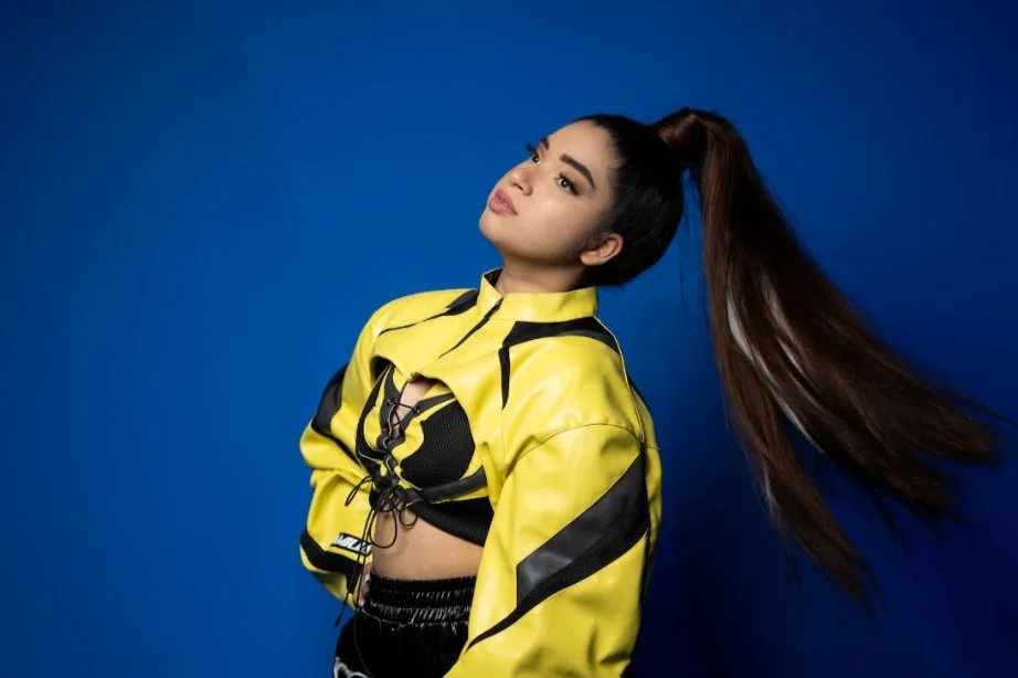 Artist of the Day | CMAGIC5