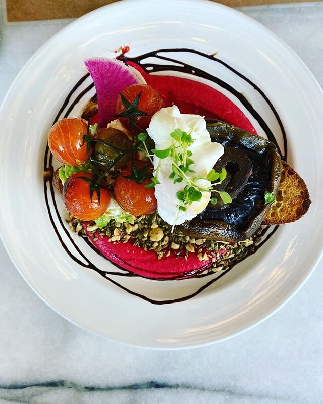 How beautiful is Bobby&rsquo;s brekkie?! How nice is it to eat in a cafe 😍
@bobbyscornerbondi