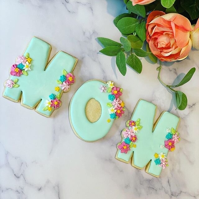 Mother&rsquo;s Day sugar cookies!! I&rsquo;ve been so excited to use these cutters. :) #mothersday2020 #sugarcookies #mom