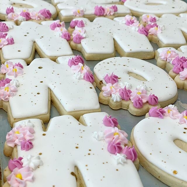 Mother&rsquo;s Day cookies in the works! #sugarcookies #royalicing #sugarcookie #mothersdaycookies