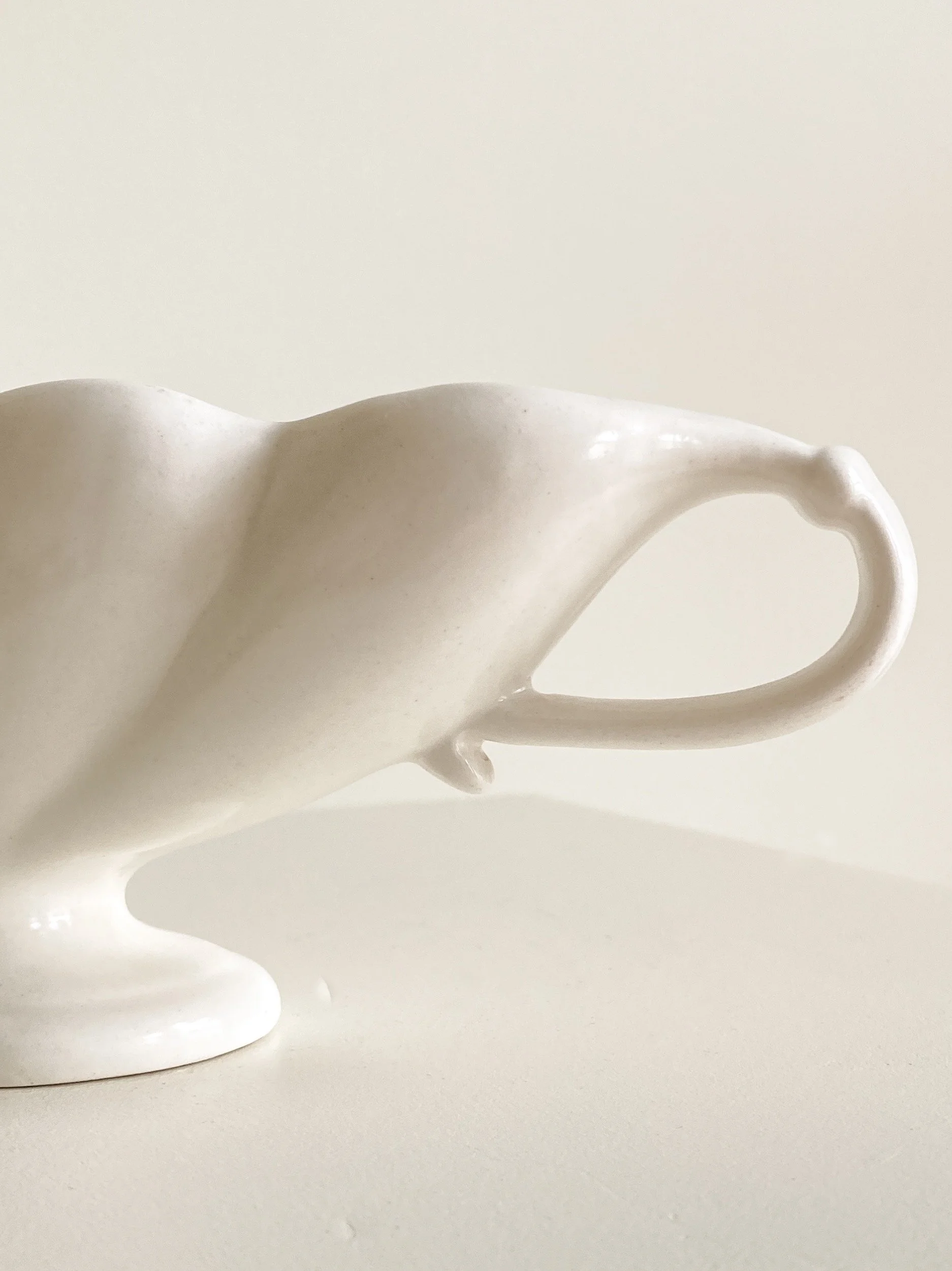 english-fulham-pottery-constance-spry-mantel-vase-23-the-diarist.jpg