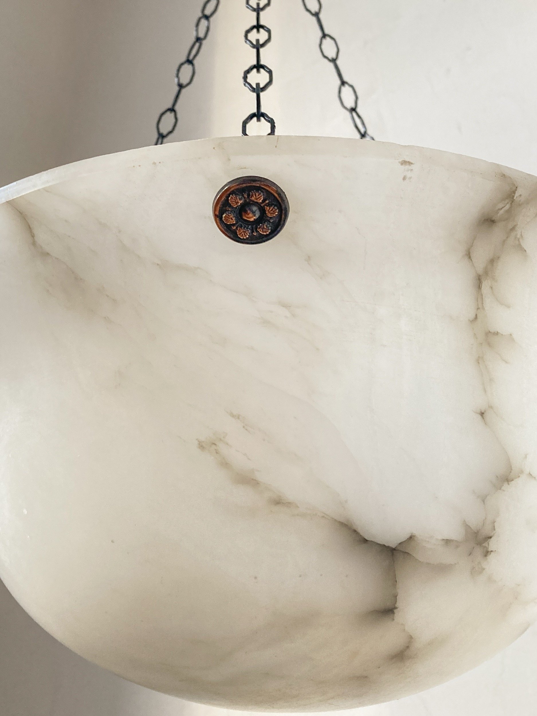 pale-alabaster-plafonnier-dish-light-4-the-diarist.jpg