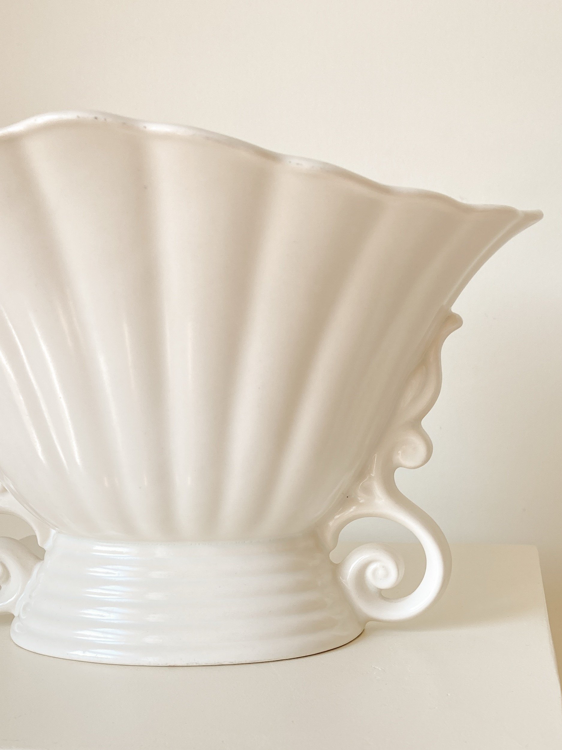 vintage-wade-pottery-creamware-fan-vase-2-the-diarist.jpg