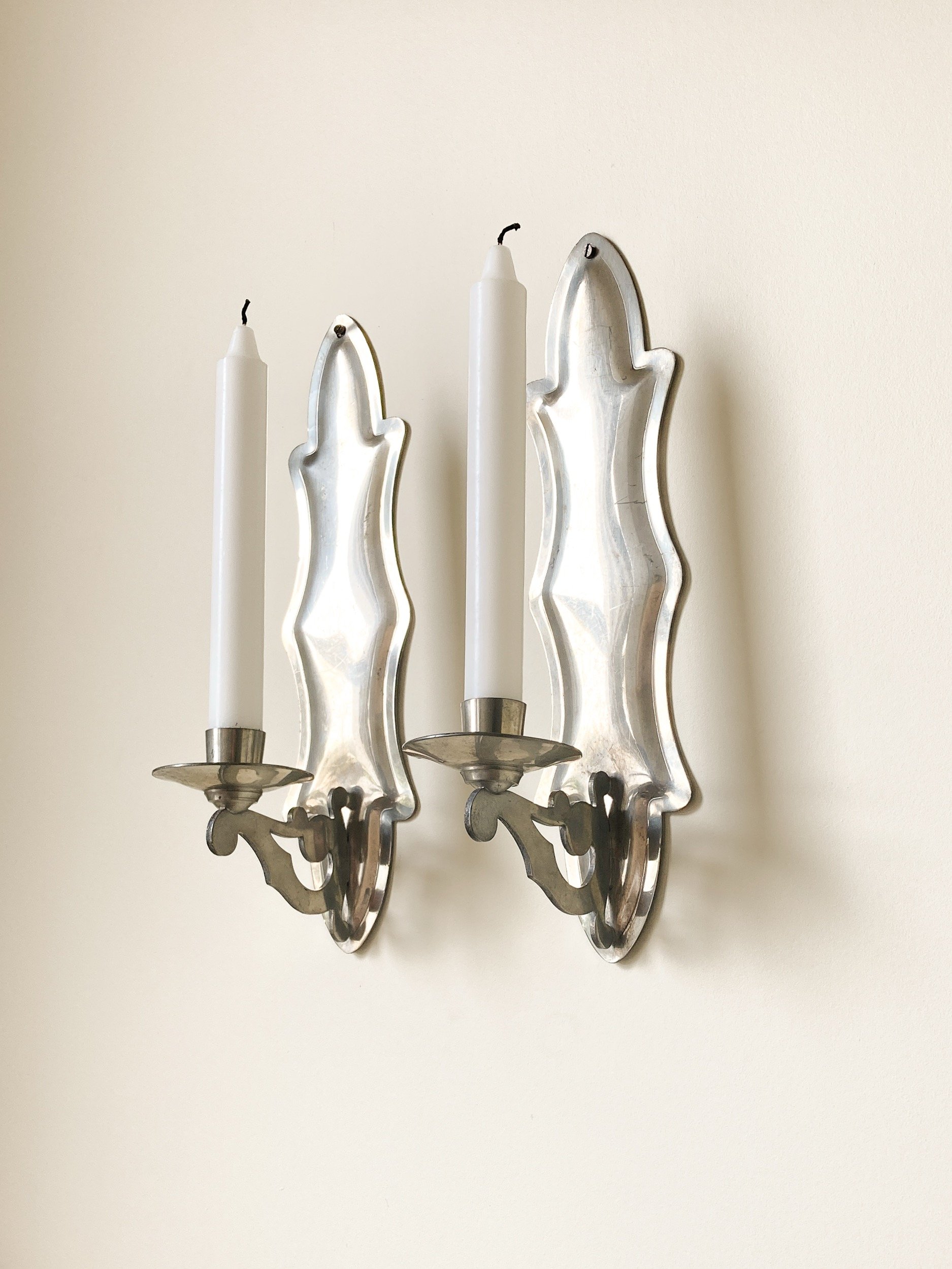 vintage-silver-pewter-pair-flame-edge-candle-sconces-3-the-diarist.jpg