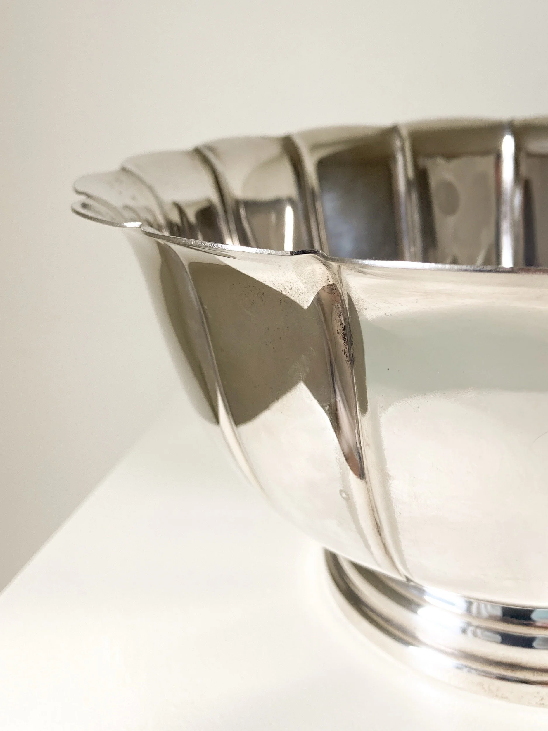 english-vintage-silver-plated-gadrooned-pedestal-bowl-5-the-diarist.jpg