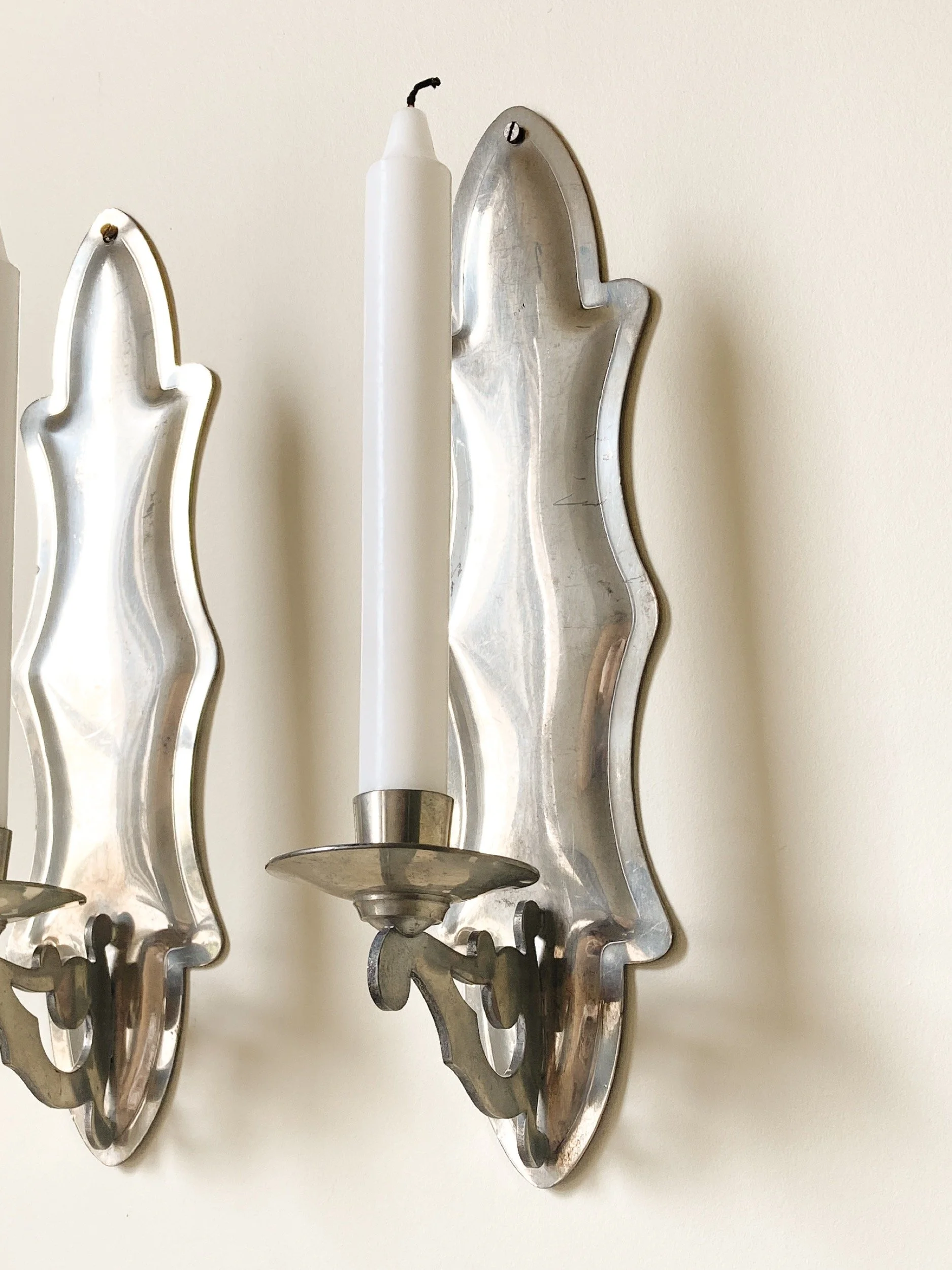 vintage-silver-pewter-pair-flame-edge-candle-sconces-2-the-diarist.jpg