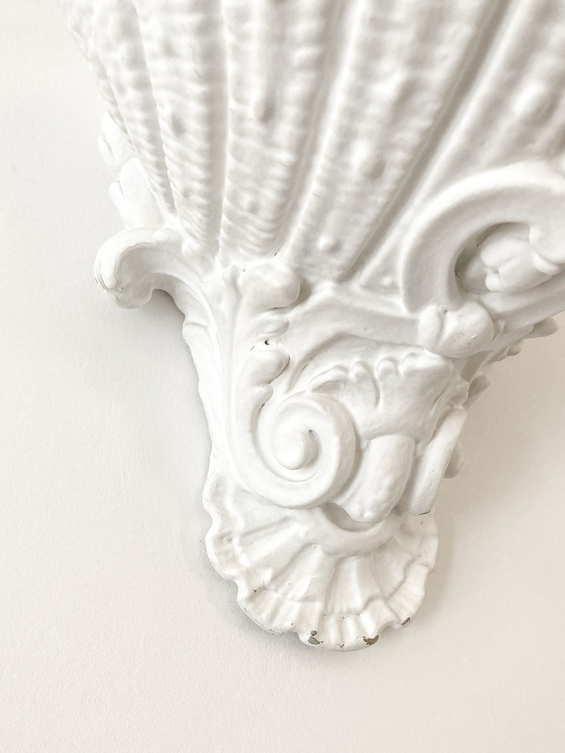 vintage-large-plaster-scallop-shell-uplight-wall-light-1-the-diarist.jpg