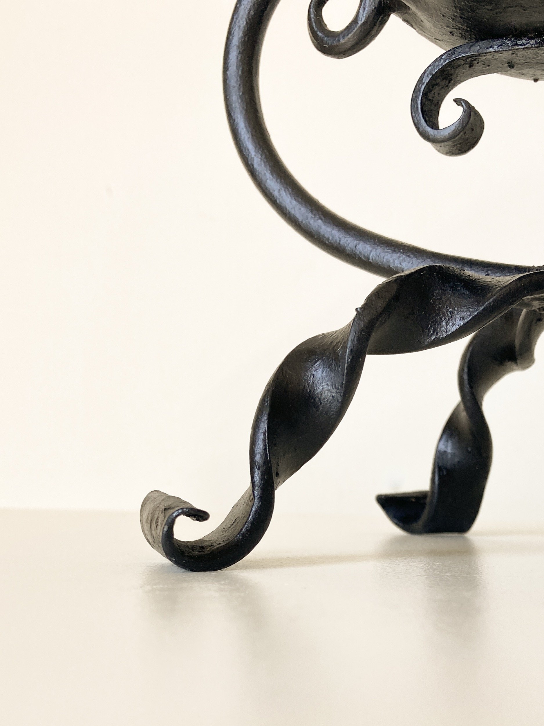 vintage-iron-spiral-chamberstick-lamp-6-the-diarist.jpg