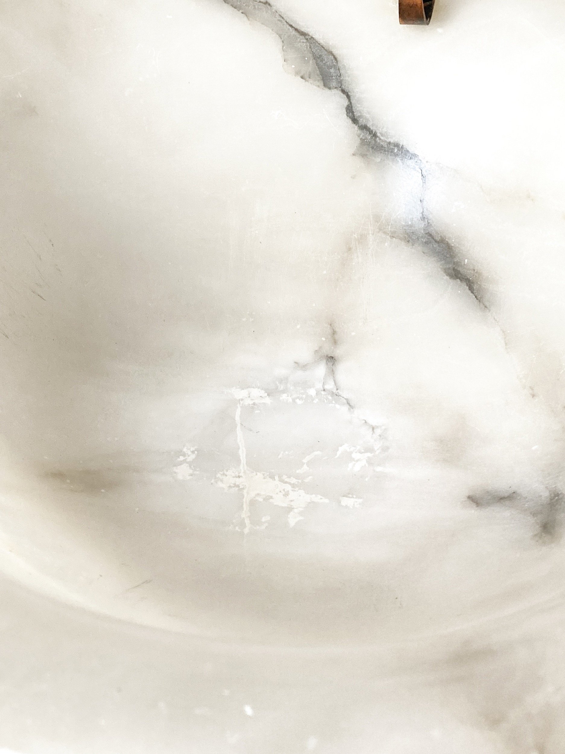 pale-alabaster-plafonnier-dish-light-5-the-diarist.jpg