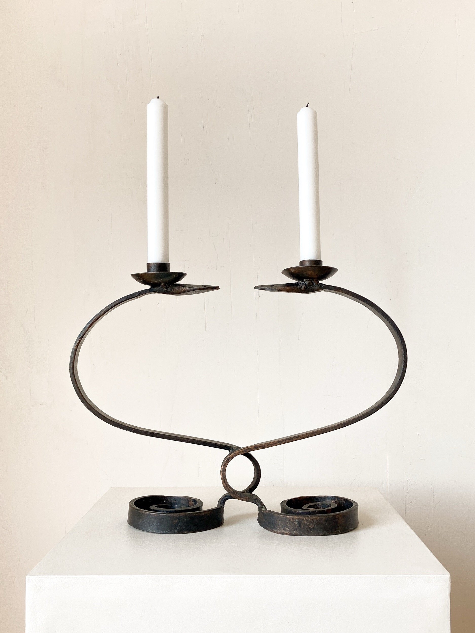 snake-serpent-spiral-iron-candelabra-7-the-diarist.jpg