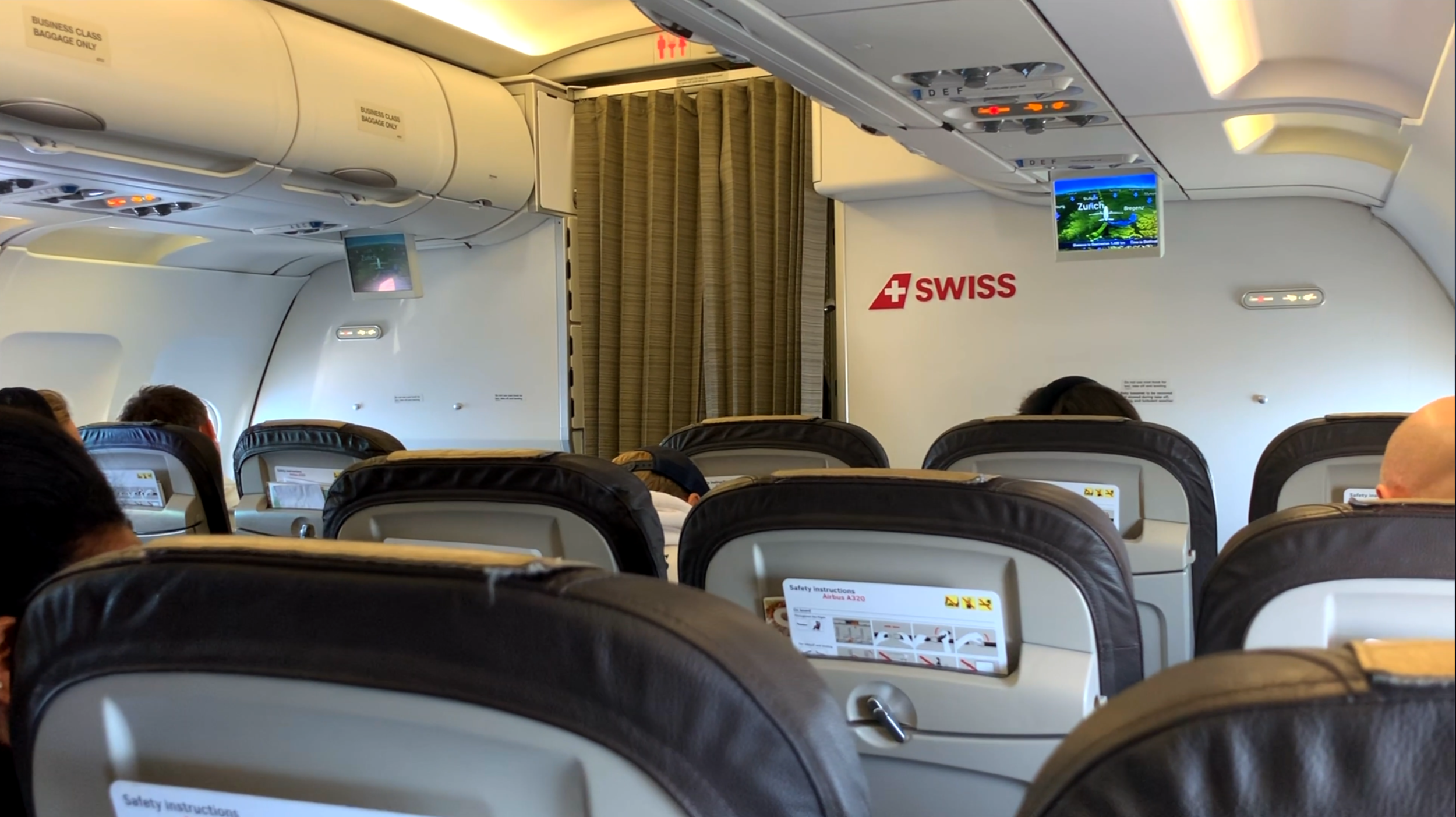 SAFETY CARD Airbus A330-300 SWISS 