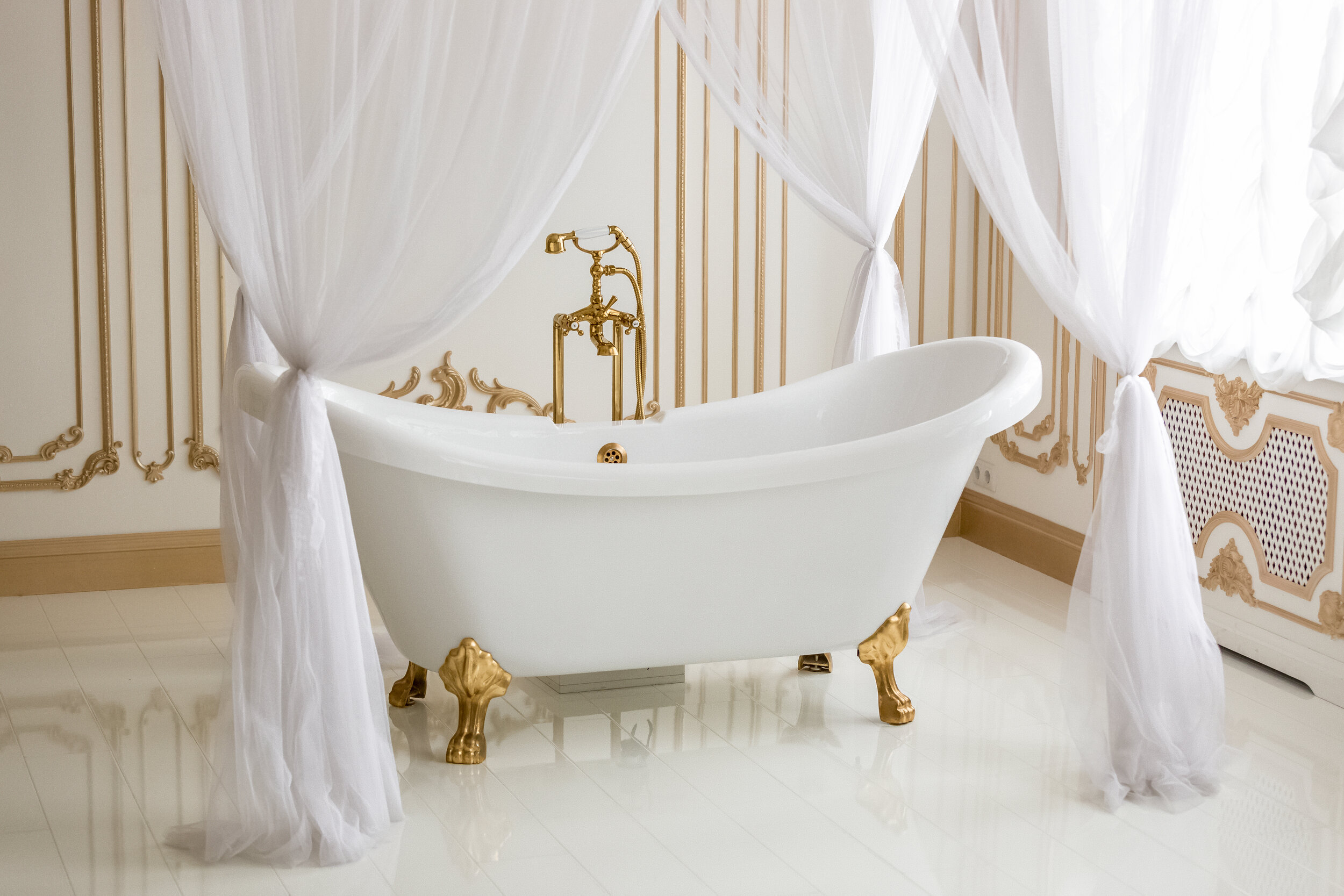 Ванна на золотых ножках. Bath with Gold Legs. К чему снится ванна ванная комната