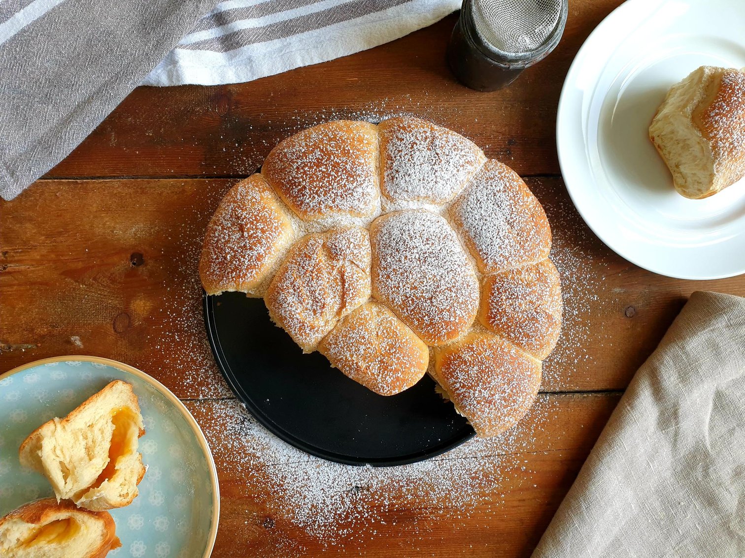 Austrian Style Sweet Pull Apart Yeast Buns Recipe