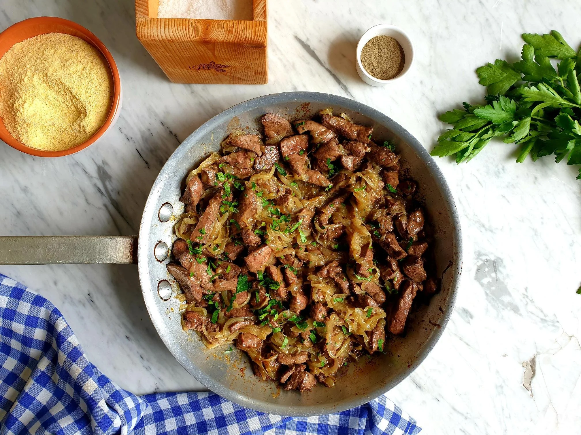 Calf's liver with caramelised onions Recipe — Beans