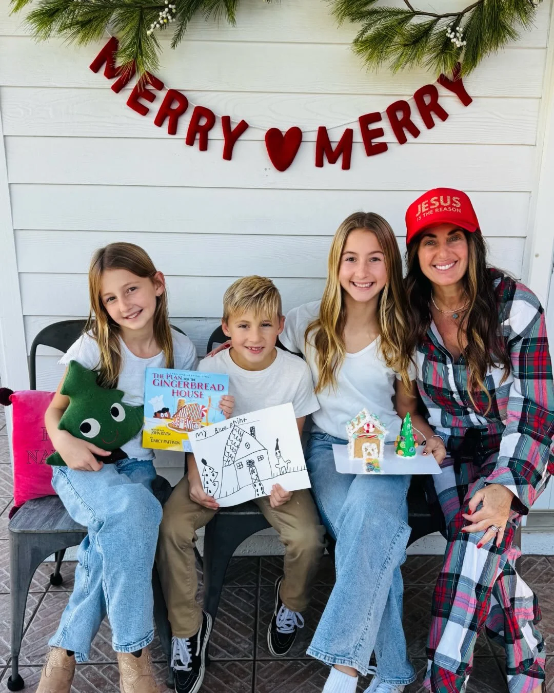Hi mamas, 
We&rsquo;ve had SO much fun watching all of our students bring their architectural renderings to life this week! ❤️🎄🏡

Sharing a few photos from our 2-8th grade classes. ❤️🎄🏡

Bringing learning to life for our students pre-k-8th grade 