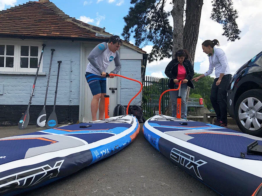 Team_building_SUP_pumping_Active360.jpg
