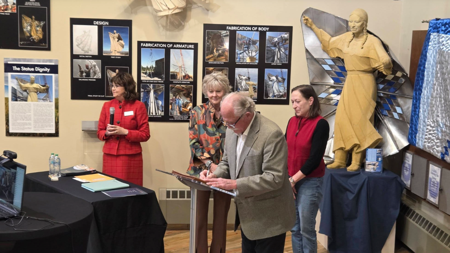 Sculptor Dale Lamphere, Wife Gift Dignity Copyright To South Dakota Hall Of Fame