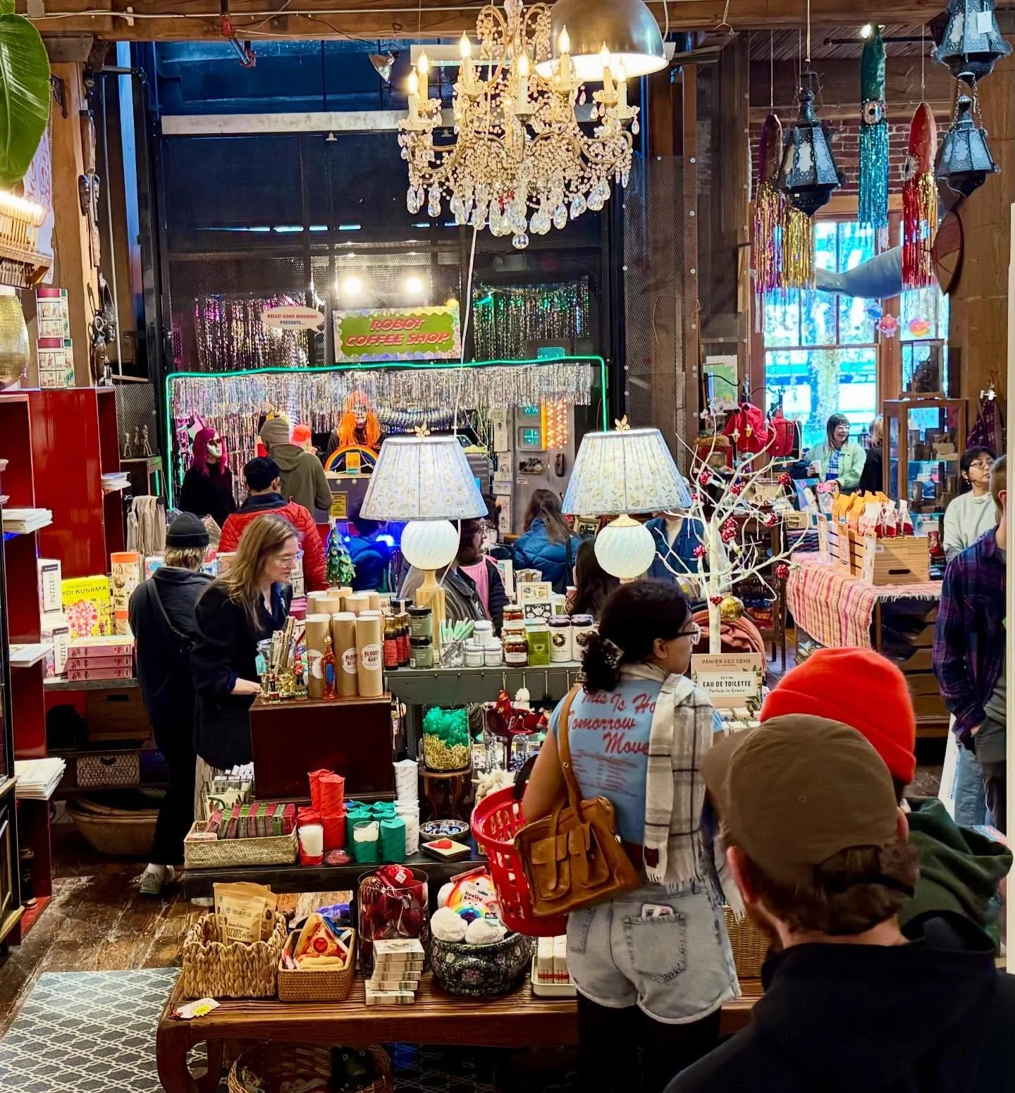 THANK 🙏🏻 YOU to everyone&hellip;you all really turned out&hellip;

Don&rsquo;t forget our #furniture &amp; #lighting #sale continues with (-25%) OFF 

#shoplocal #shopsmall #shopsmallbusinesses #localowned #localbusiness #makers #artisan #unique #g