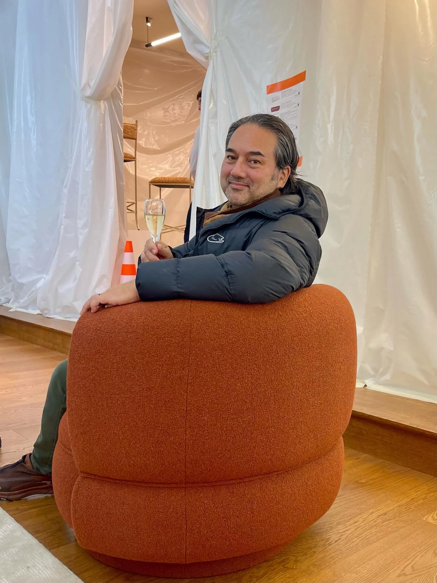 Frederic hard at work sourcing the finest quality products just for you!😁🕺🧐

#interiordesign #parisdecooff #lamaisonpierrefrey #antoinettepoisson #designersguild