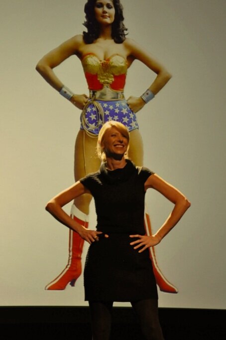 Amy Cuddy: 30 Seconds on Power Poses - YouTube
