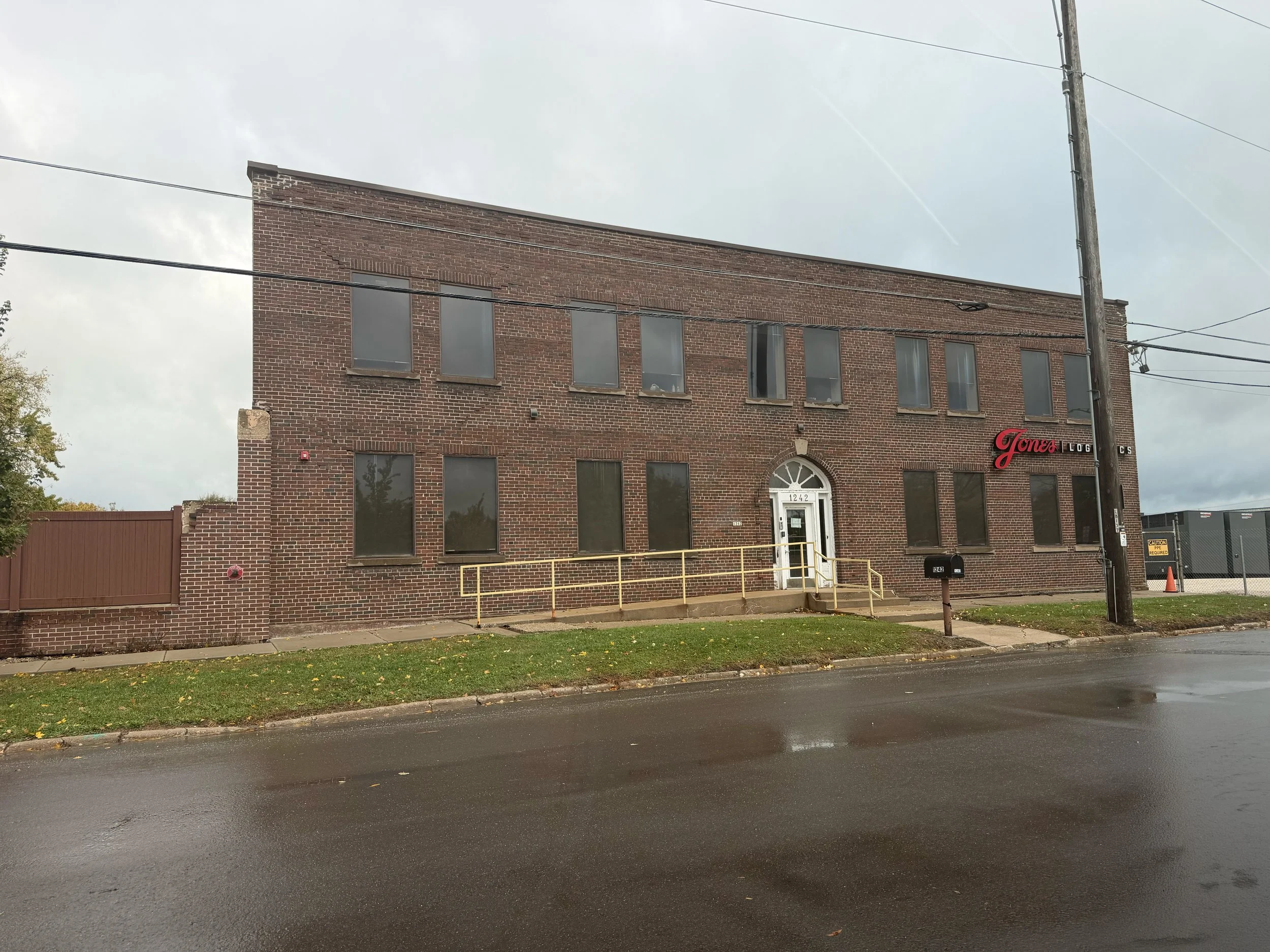 1242 Lincoln Ave
