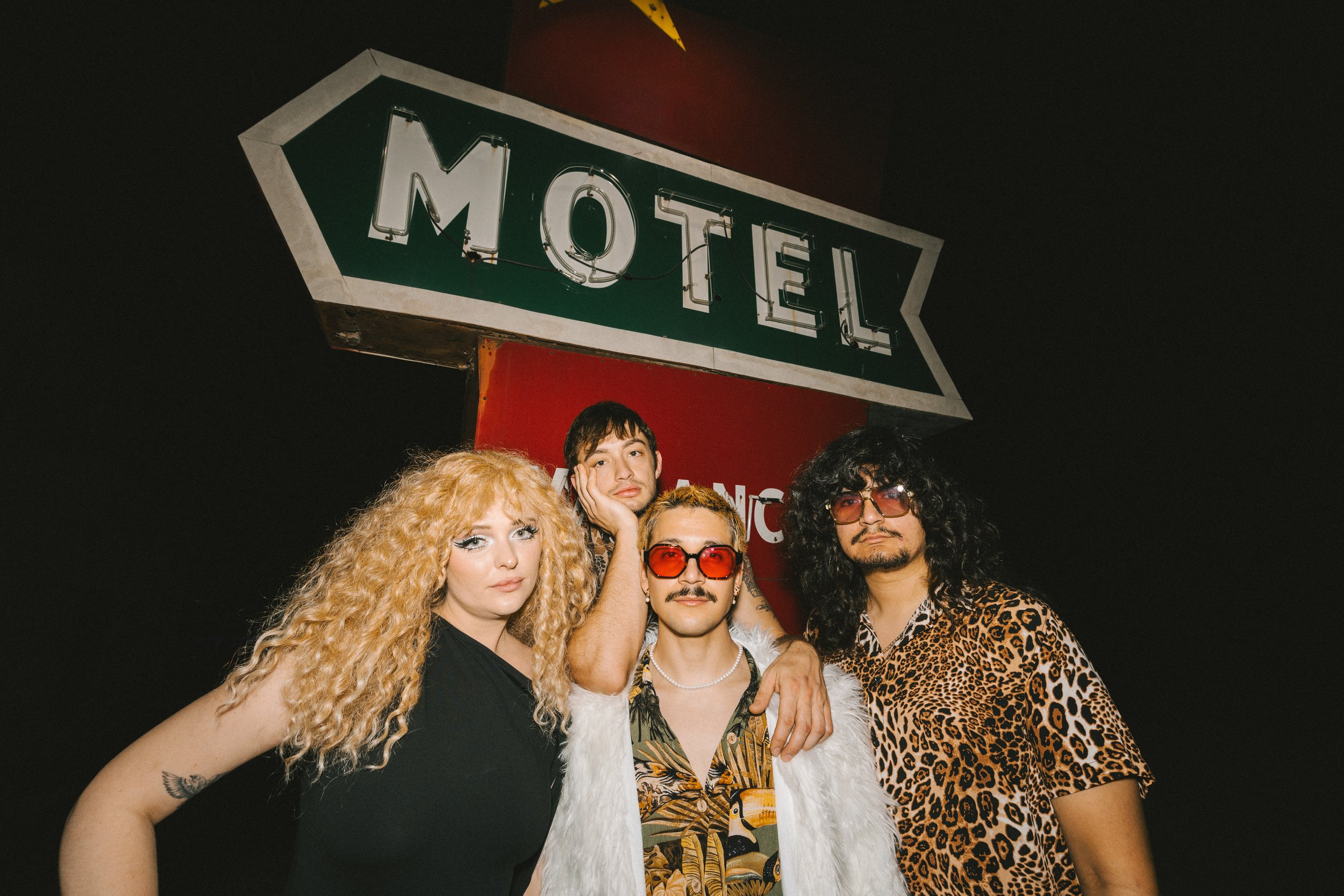 RetroCowgirlMotelShoot_0018.jpg