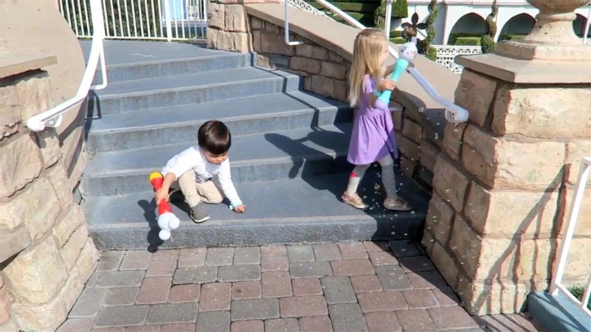 I also always ask the kiosk person to set up the bubble wand for us since they have the proper tools and can do it quickly and efficiently. Next, here are some of my tips for making sure you have a great way to look back at your special day!Dis…