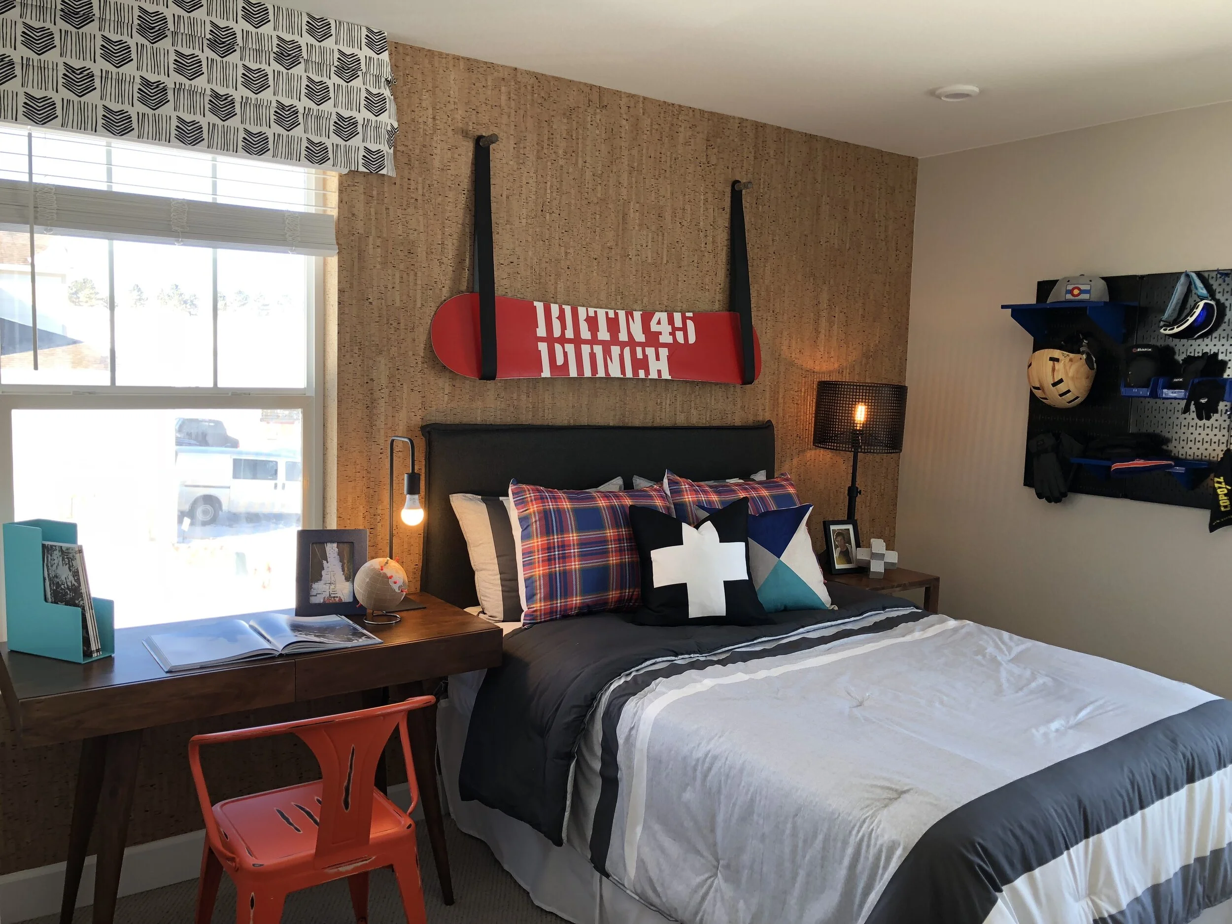 UNIT 4 BOYS ROOM (2).JPG