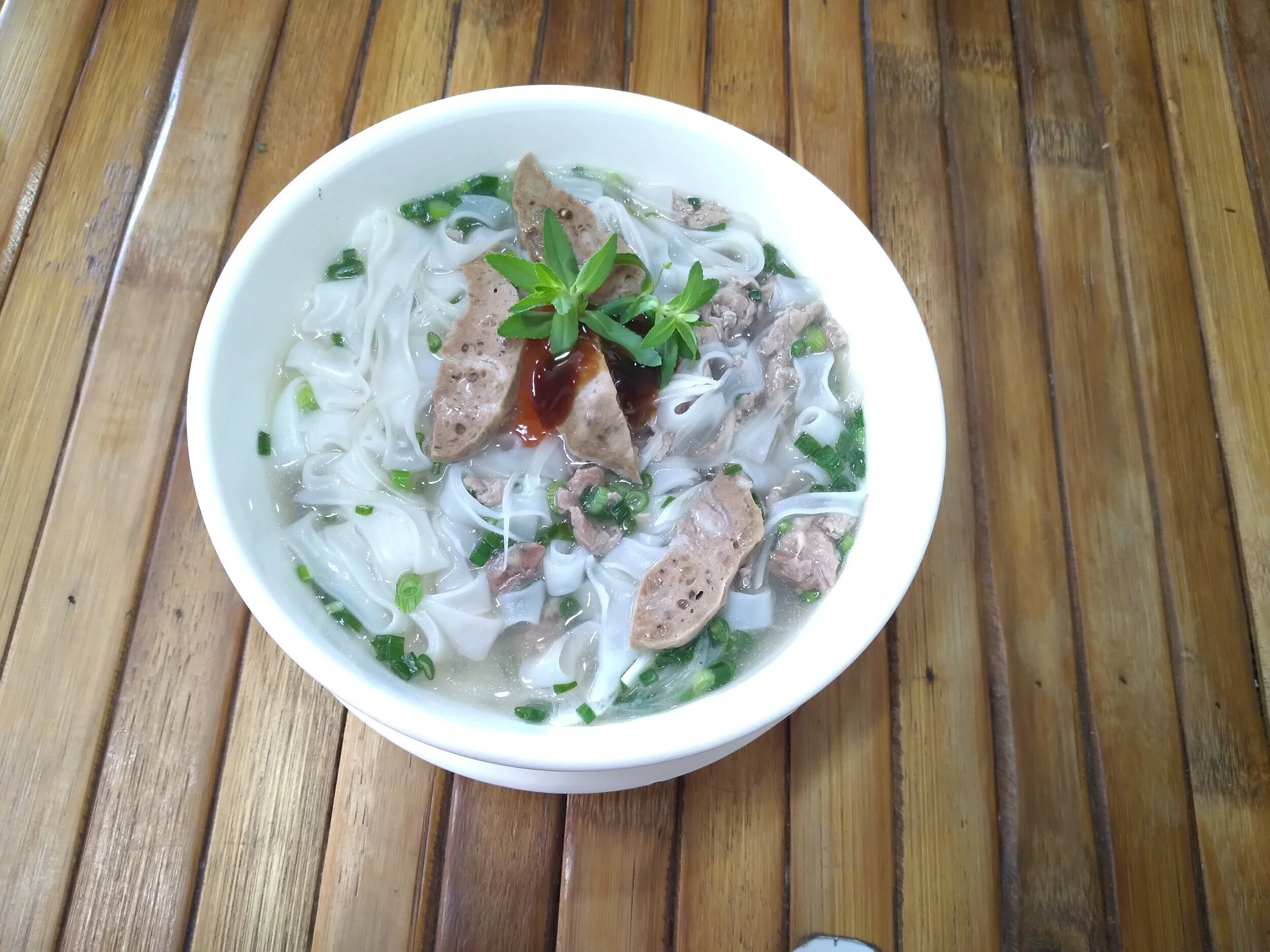 Phở bò bát sứ một loại thịt