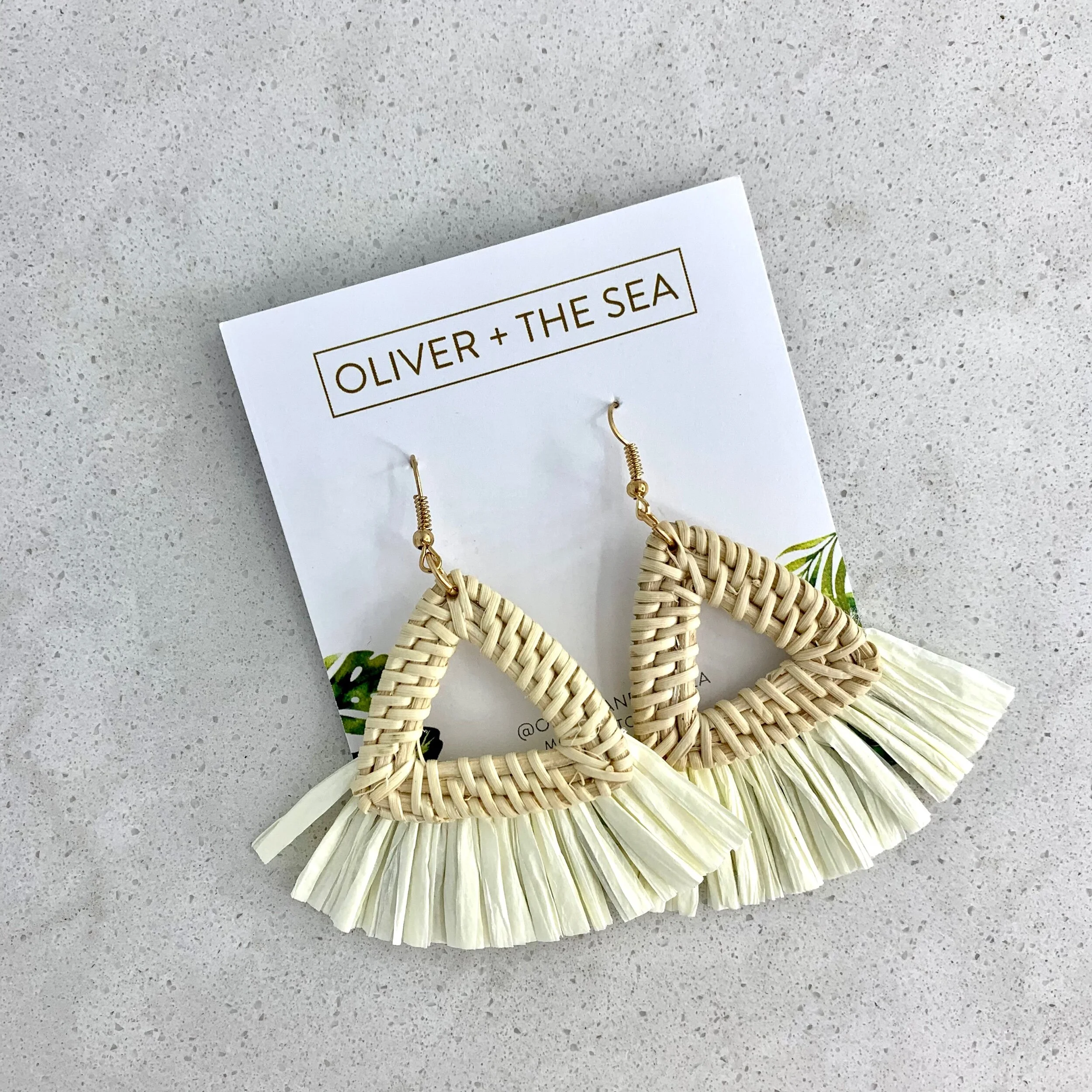 DC906E71-F53D-405E-9301-7A3176F02372