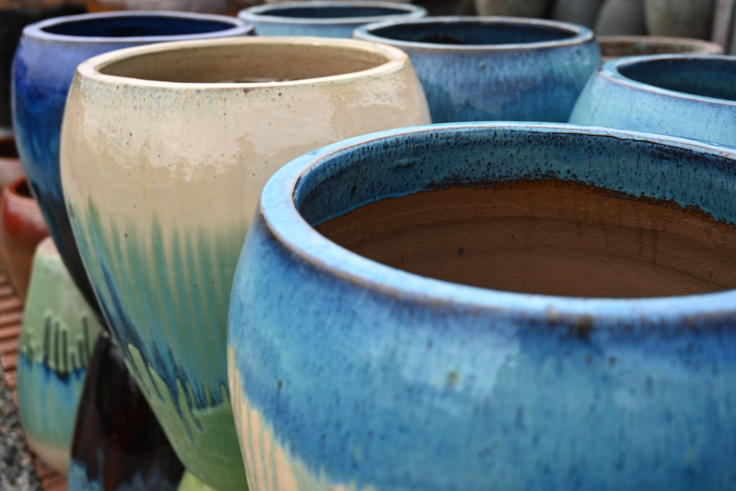 ceramic pot cover black earth