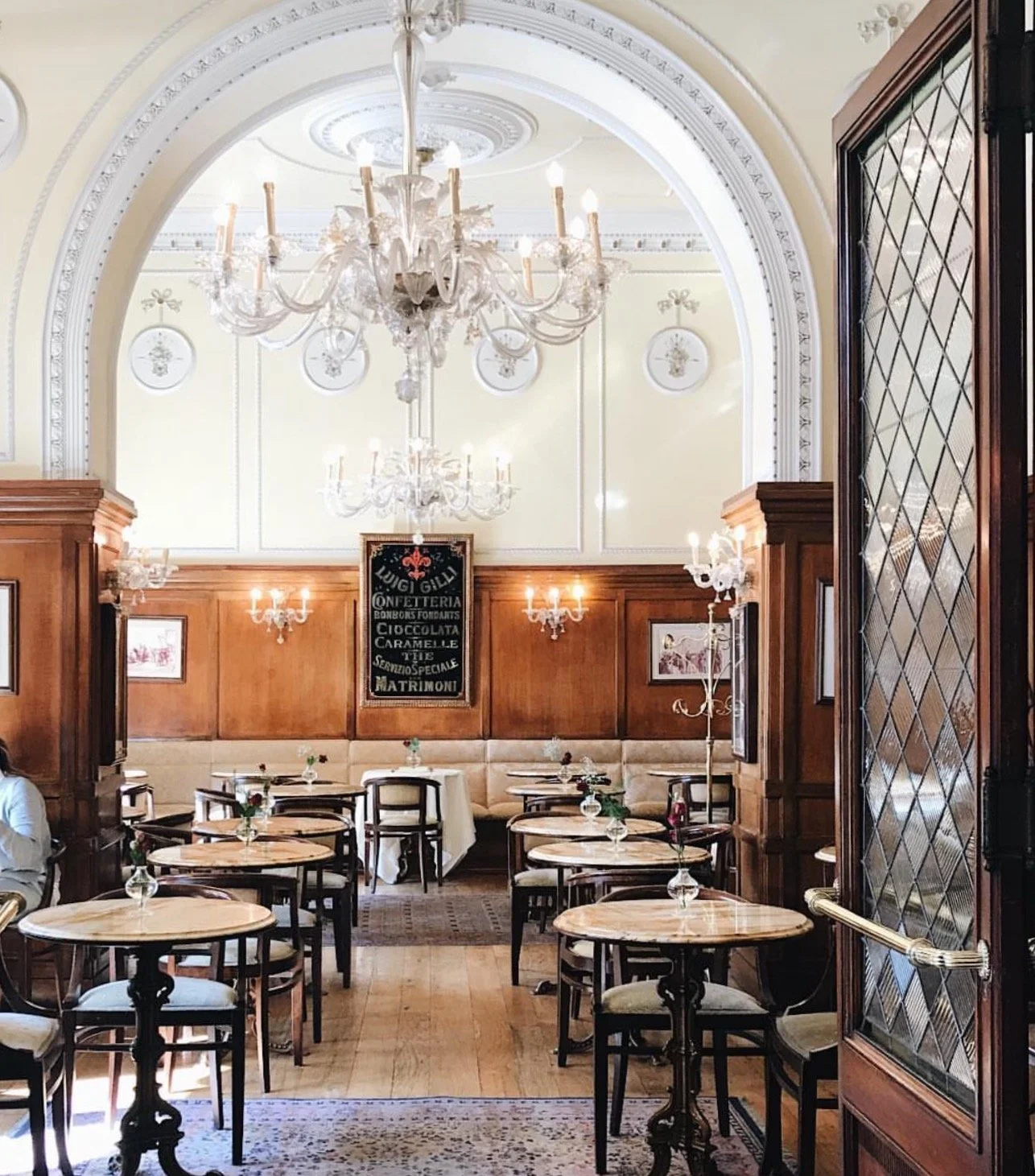 Sweet Rituals: The Best Historical Cafés and Pastry Shops in Florence