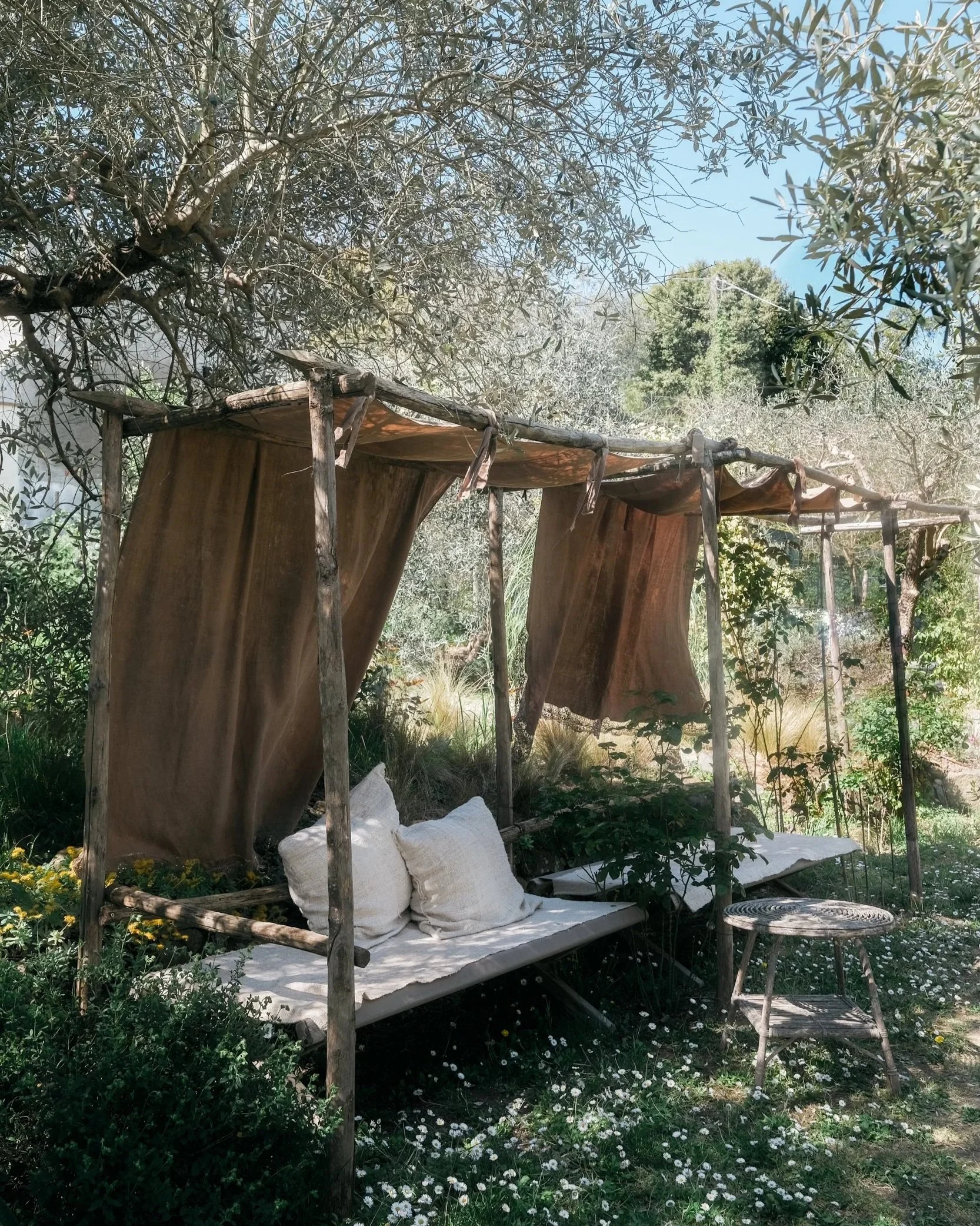 +lettini+giardino+sotto+Rosi+Toscana+Valdirose+DSCF1836.jpg